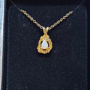 Vintage Ronté Goldtone Genuine Opal Pendant Necklace